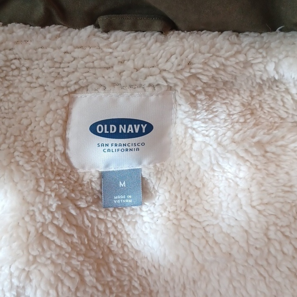 -- Old Navy Women's Olive Puffer Jacket Size Medium - Picture 7 of 10